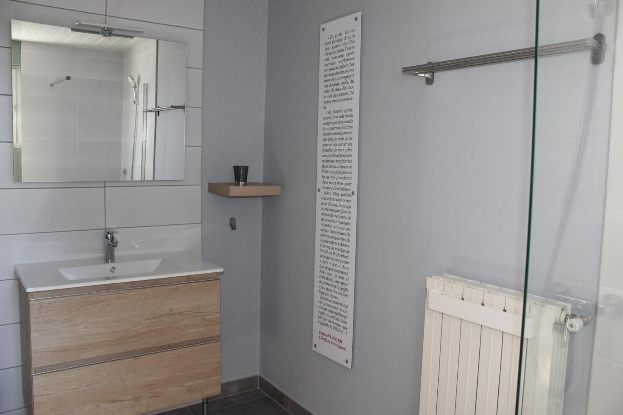 Chambres D'Hotes Des Couleurs Et Des Mots Villeneuve-de-Berg Esterno foto